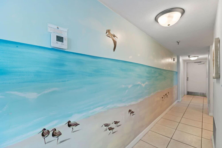 Room 4, Top Floor Oceanfront Condo w Pool Beach Access, Volusia