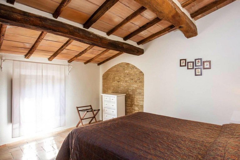 Room 5, Fattoria Bio Pieve a Salti, Montalcino, Siena