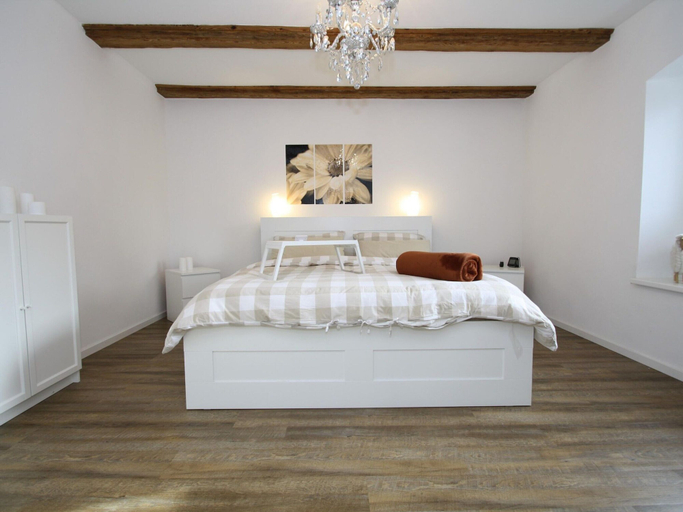 Room 5, Ferienhaus mit 2 Kaminofen in Zarchlin, Ludwigslust-Parchim