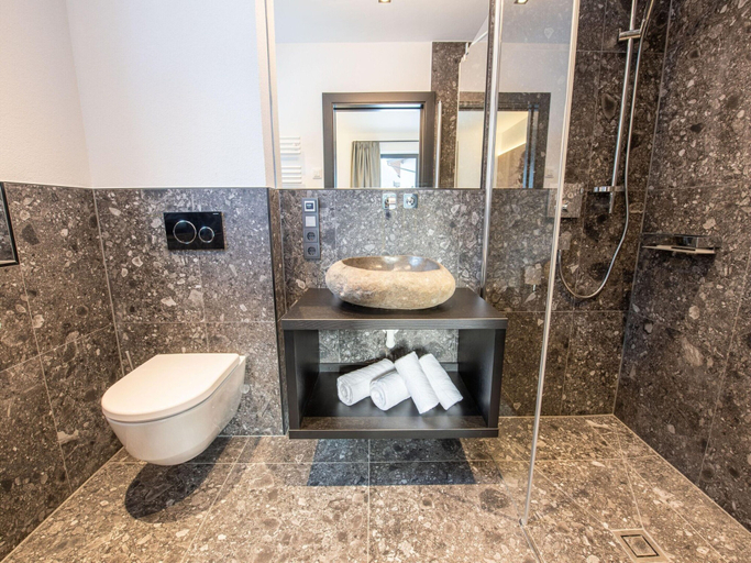 Bathroom 5, Chalet in Pinzgau Near Ski Slopes & Sauna, Zell am See