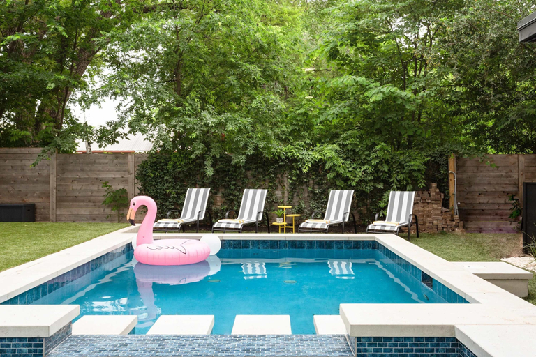 Room 2, Upstay - Pristine Pool Palace - 7min to Rainey St, Travis