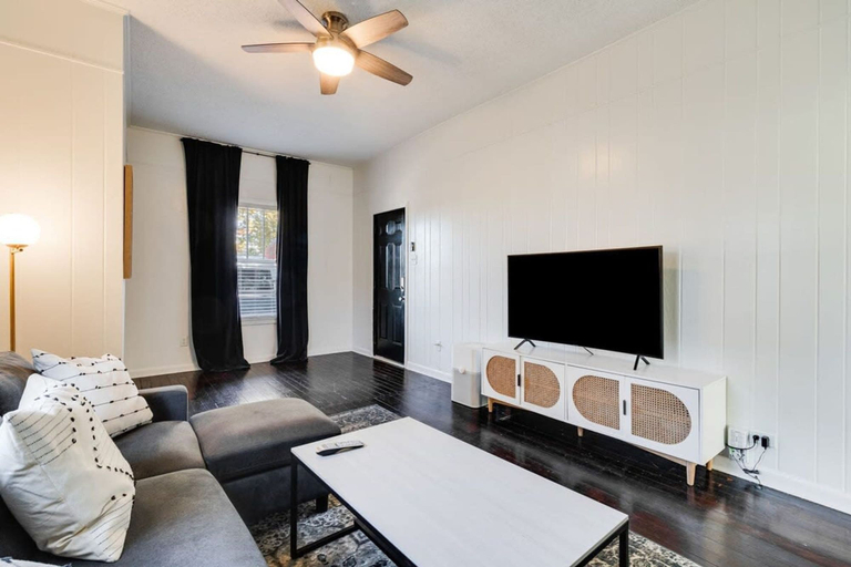 Others 4, Jefferson Rental Room 2, Lafayette