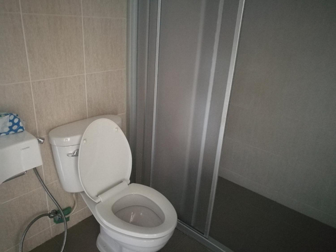 Bathroom 4, Lumpini Vacation Apartment, Pattaya