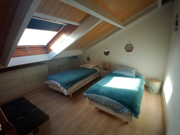 Bedroom 5, Directly on the Beach, Maisonnette Apartment With Fantastic sea View, Manche
