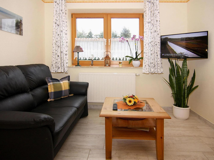 Living room, Einladende Ferienwohnung am Achterwasser in Lutow, Vorpommern-Greifswald