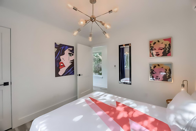 Room 2, East Side Masterpiece, Travis