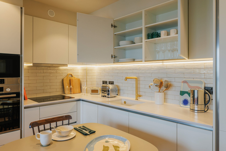 Room 2, Modern Studio Flat in North London, London