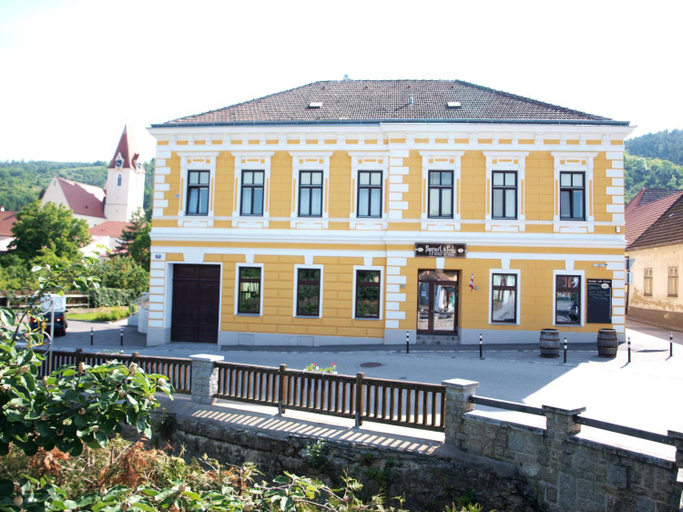 Others 4, Papperl a' Pub, Krems an der Donau Land