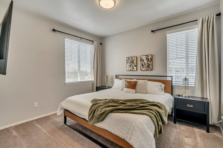 Room 2, J380 at Mountain View by CDH, Davis