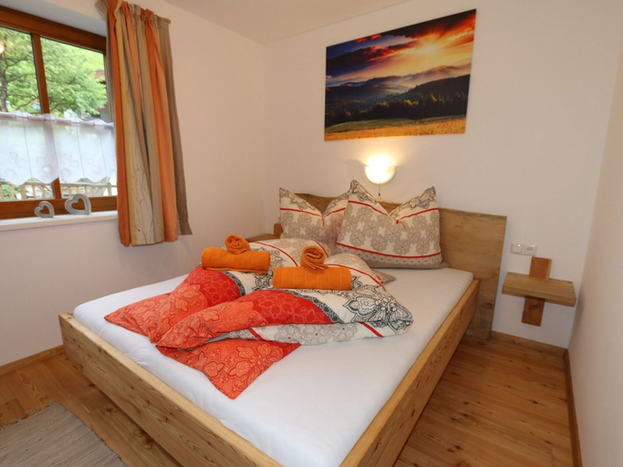 Room 3, Apartment in Bramberg Near Ski Lift & Wildkogel, Zell am See