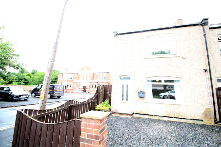 Property grounds 2, Whitley Bay House Sleeps 6 With Garden, Northumberland