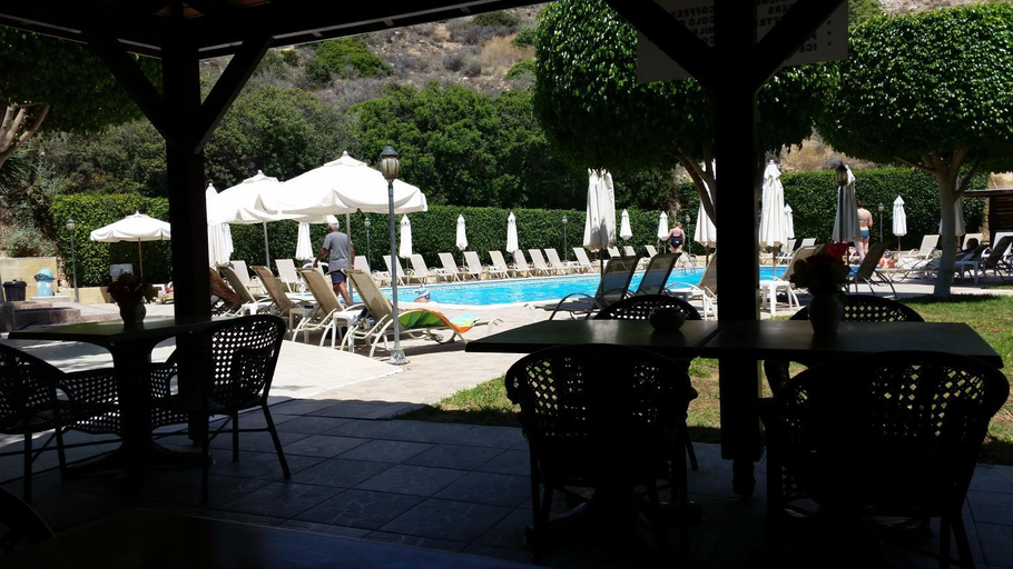 Food & Drinks 5, Kotzias Beach Apartments