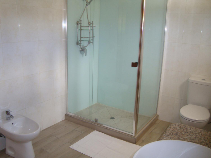 Bathroom 4, Villa Belle Plage, Diana