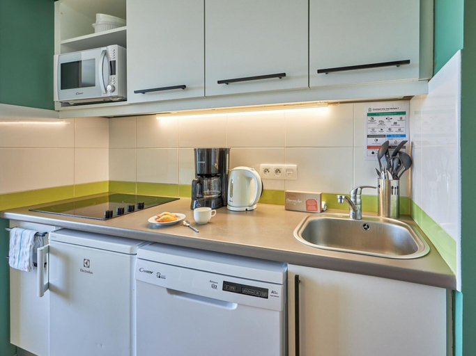 Private kitchen 2, Residence Le Chant des Oiseaux in Courseulles-sur-mer-formerly TUI Ferienhaus, Calvados