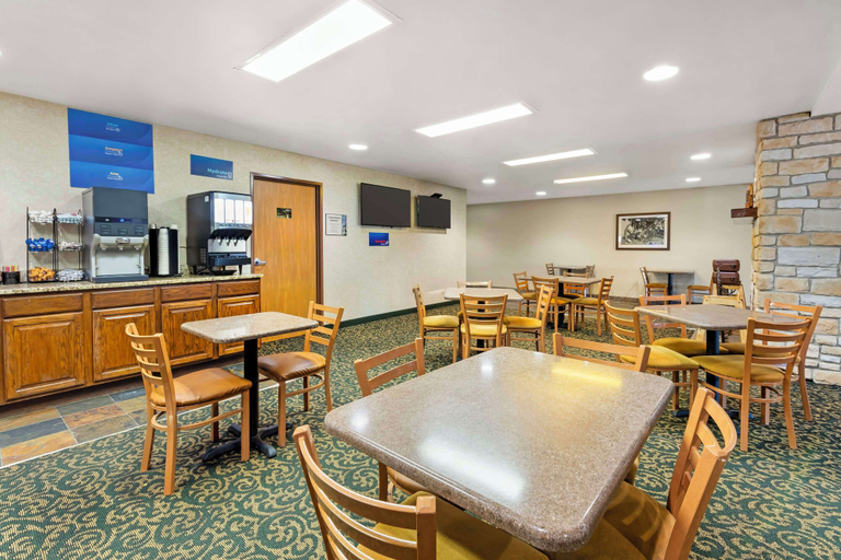 Food & Drinks 5, Best Western Wittenberg Inn, Shawano