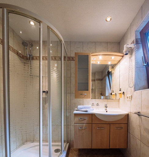 Bathroom 2, Landhaus Gasser, Imst