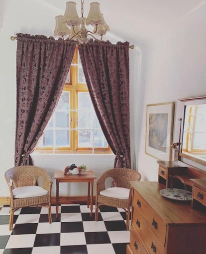 5, LORD CARNARVON Guesthouse, Pixley ka Seme