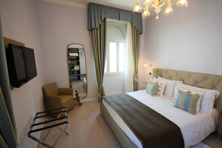Bedroom 2, Les 7 Suites Erica, Gorizia