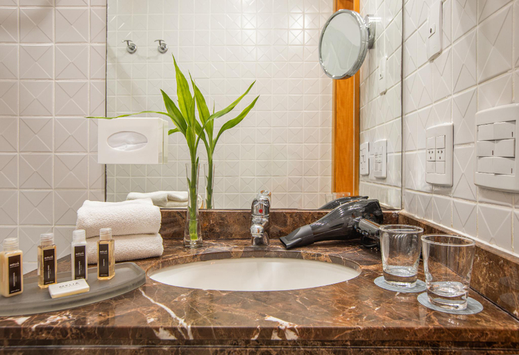 Bathroom 9