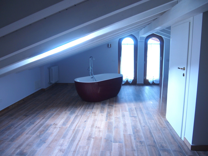 Bathroom 5, RONCOLA 2021, Bergamo