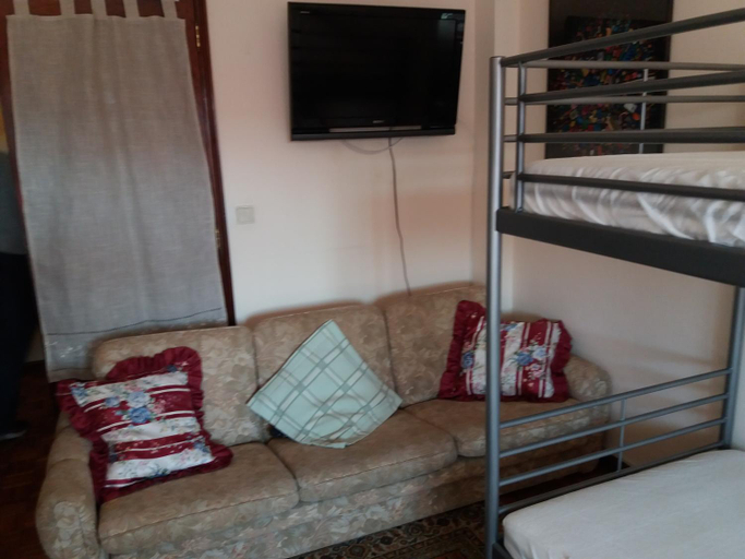 Bedroom 2, Quarto com 4 camas (Beliches+ 1 Sofa-cama), Porto