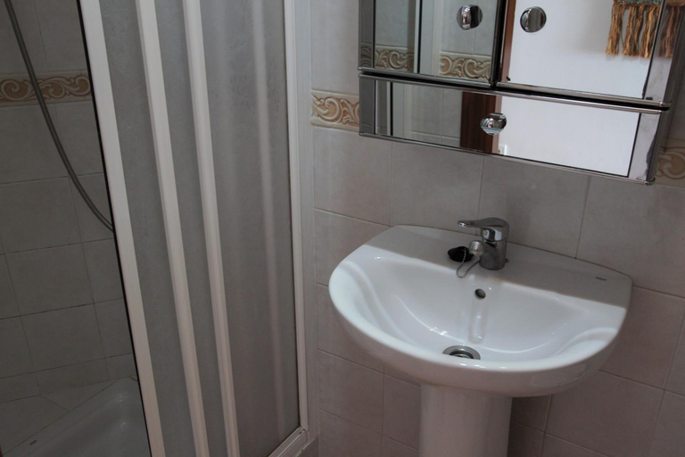 Bathroom 4, Easy Nerja Apartments, Málaga