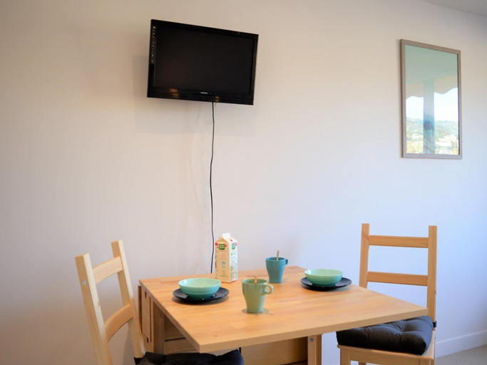Others 5, Studio 2 pers au Lavandou, pres plage, parking, menage inclus - FR-1-251-78, Var