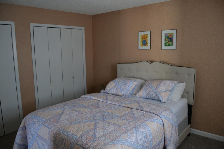 Bedroom 1, Perfect Place, Grand Forks