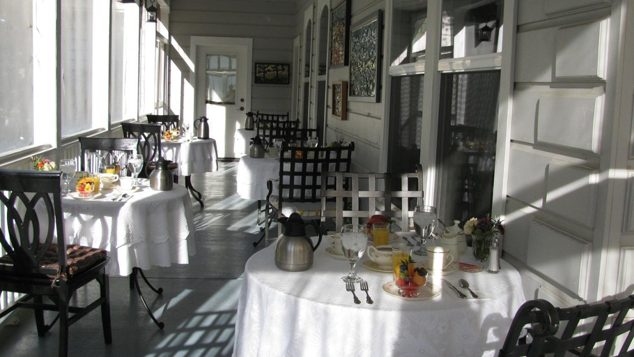 Food & Drinks, Yosemite Rose Bed and Breakfast, Tuolumne