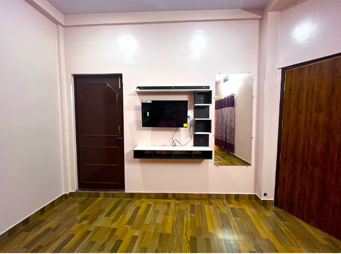 Others 5, Trilok Residency, Varanasi
