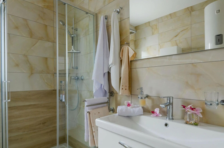 Bathroom 4, Appartement Kate, Pula