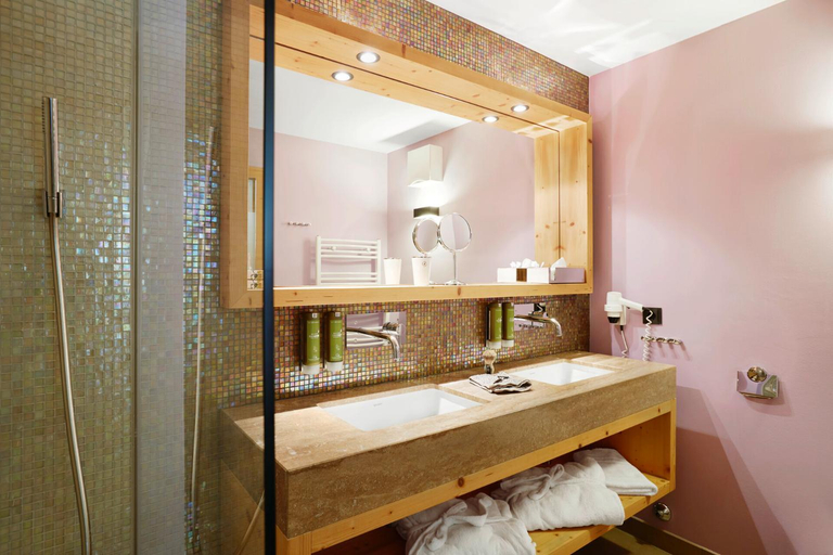 Bathroom 4, Small Luxury Hotel of the World - DasPosthotel, Schwaz