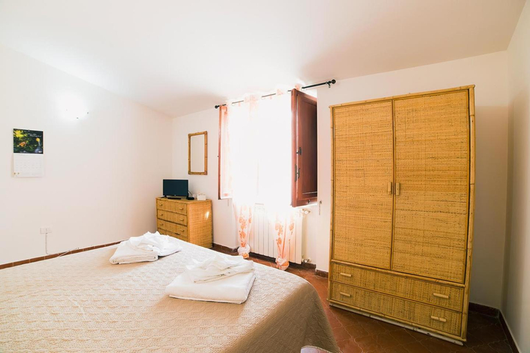 Others 5, B&B Bouganville, Salerno