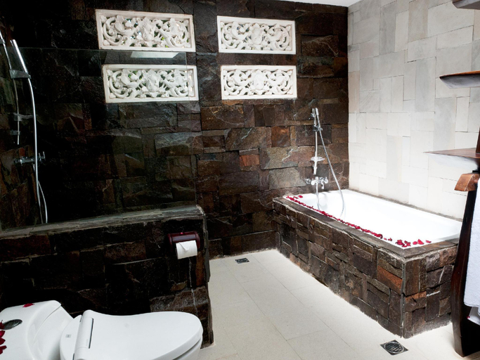 Bathroom 15