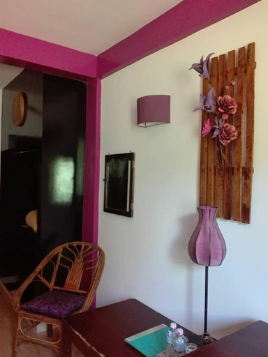 Others 3, Auberge de la Plage, Kaeb