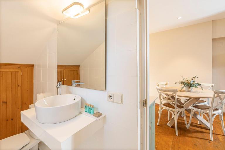 Bathroom 2, Masos Can Sot, Girona