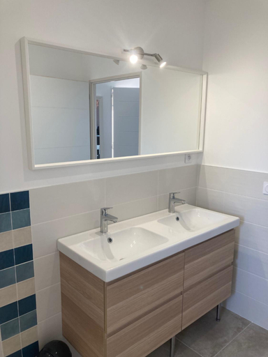 Bathroom 2, DOMAINE FORVENT, Gard