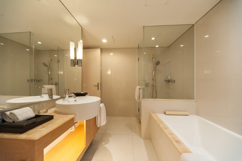 Bathroom 13