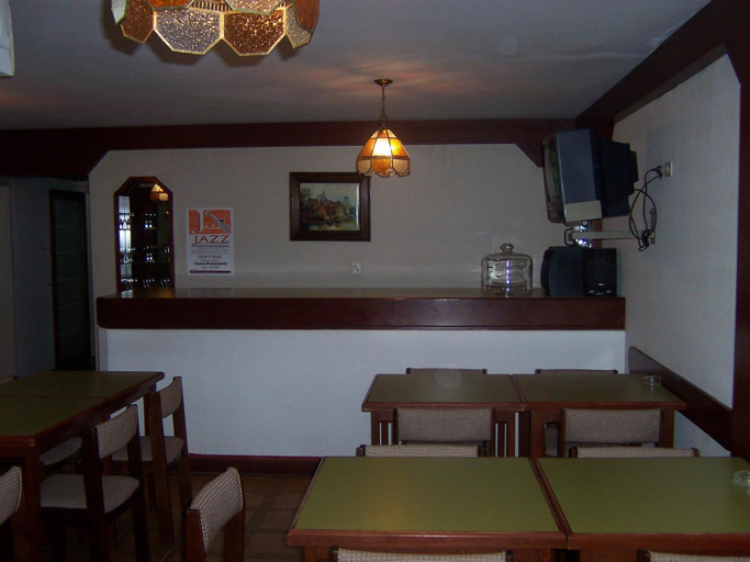 Shared lounge/TV area