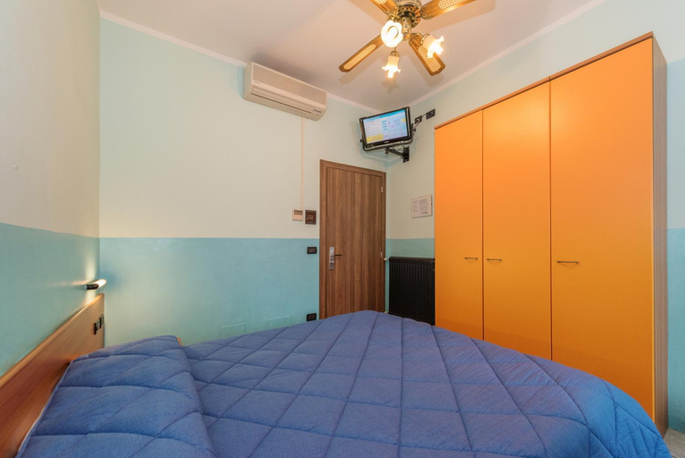 Bedroom 3, Hotel Santa Maria, Savona