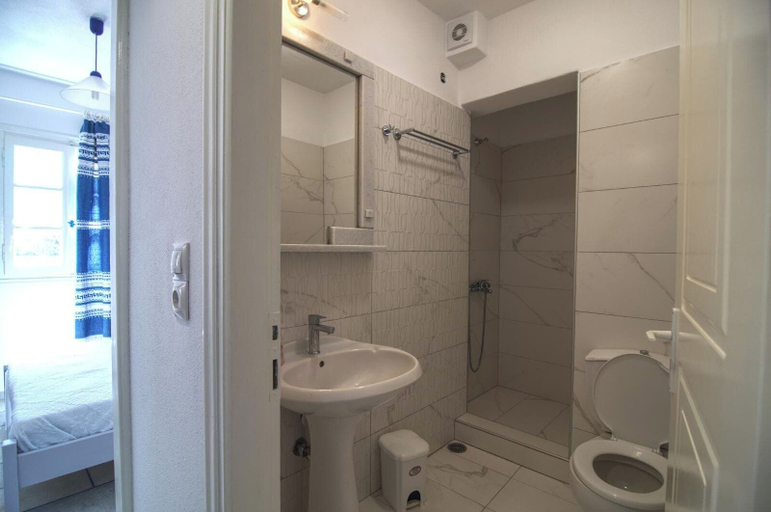 Bathroom 5, Sunset Studios, South Aegean