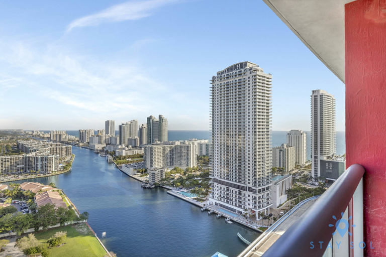 Room 4, Amazing View Pool Gym 2 Bedrooms, Broward