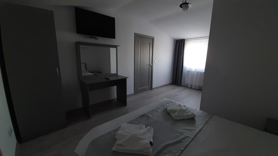 Others 4, DNK Residence, Zorleni