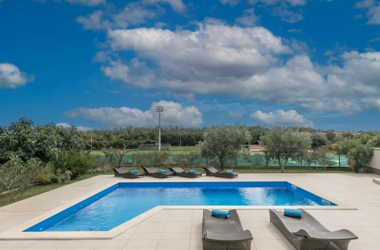 Pool 3, Sandi Comfortable Holiday Residence, Pula