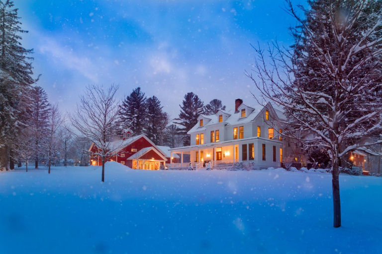 Others 5, The Inn at Manchester, Bennington