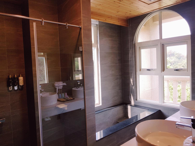 Bathroom 3, Moon Shine B&B, Miaoli