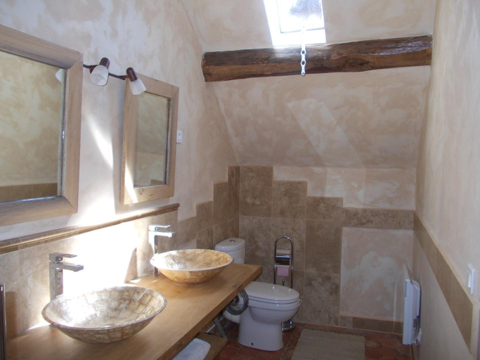 Bathroom 3, Auberge du Morvan, Nièvre