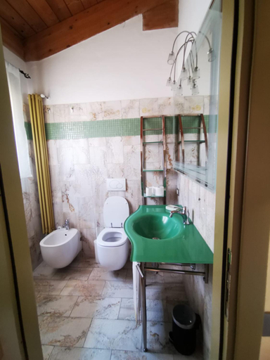 Bathroom 3, Casamare Hotel, Livorno