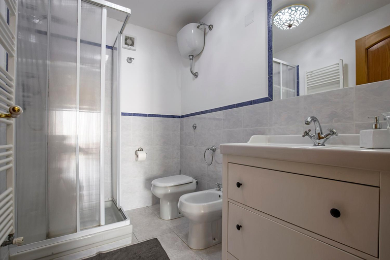 Bathroom 3, Villa Elena, Salerno