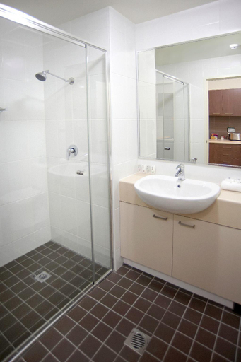 Bathroom 5, Quest Palmerston, Gunn-Palmerston